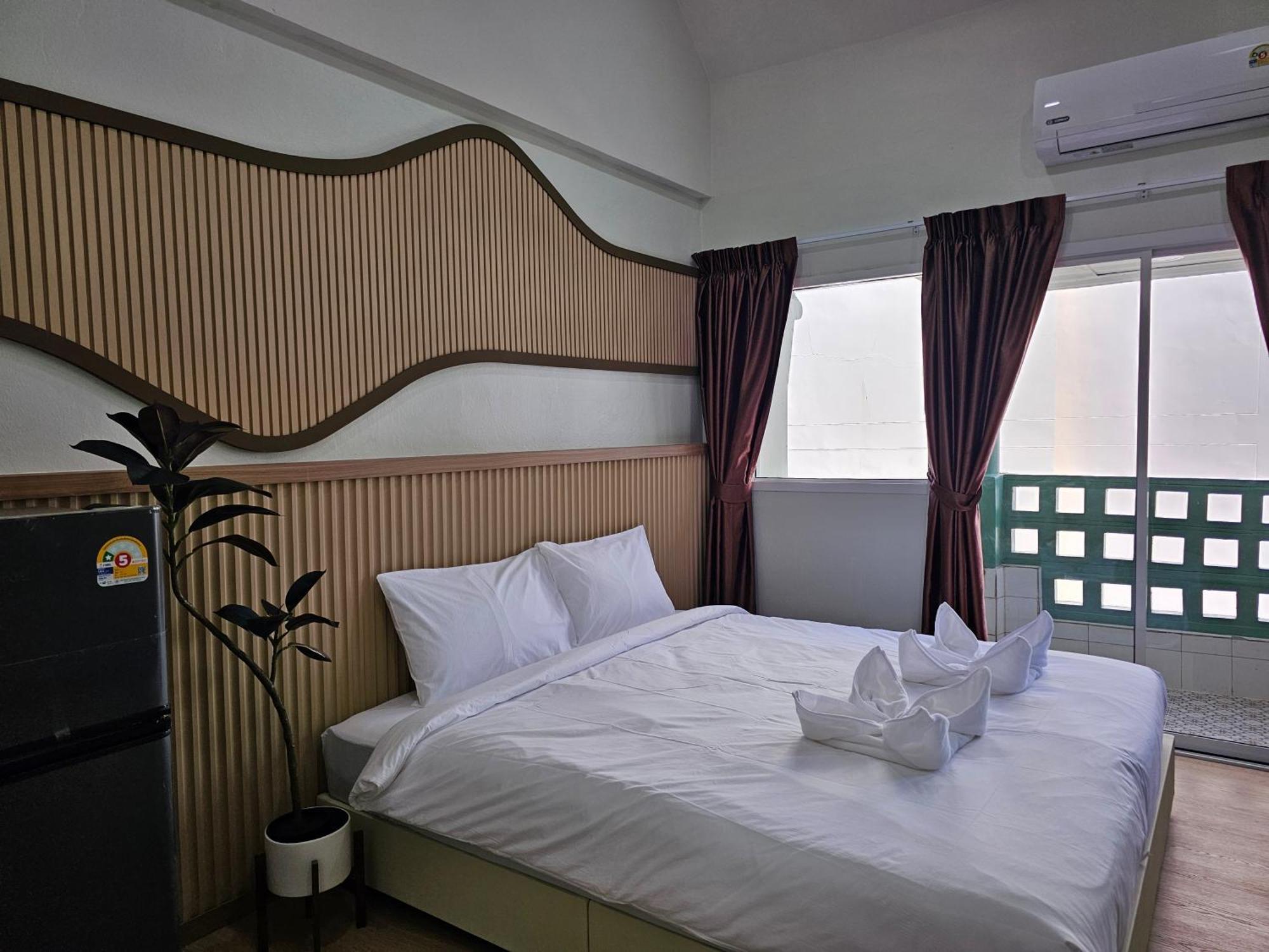 Lub Nai Hostel Patong Rom bilde