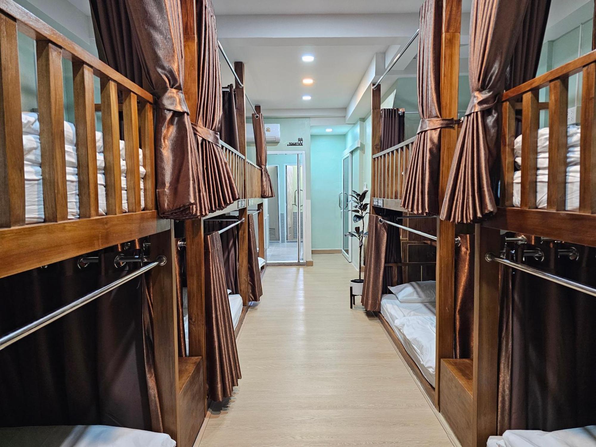 Lub Nai Hostel Patong Eksteriør bilde