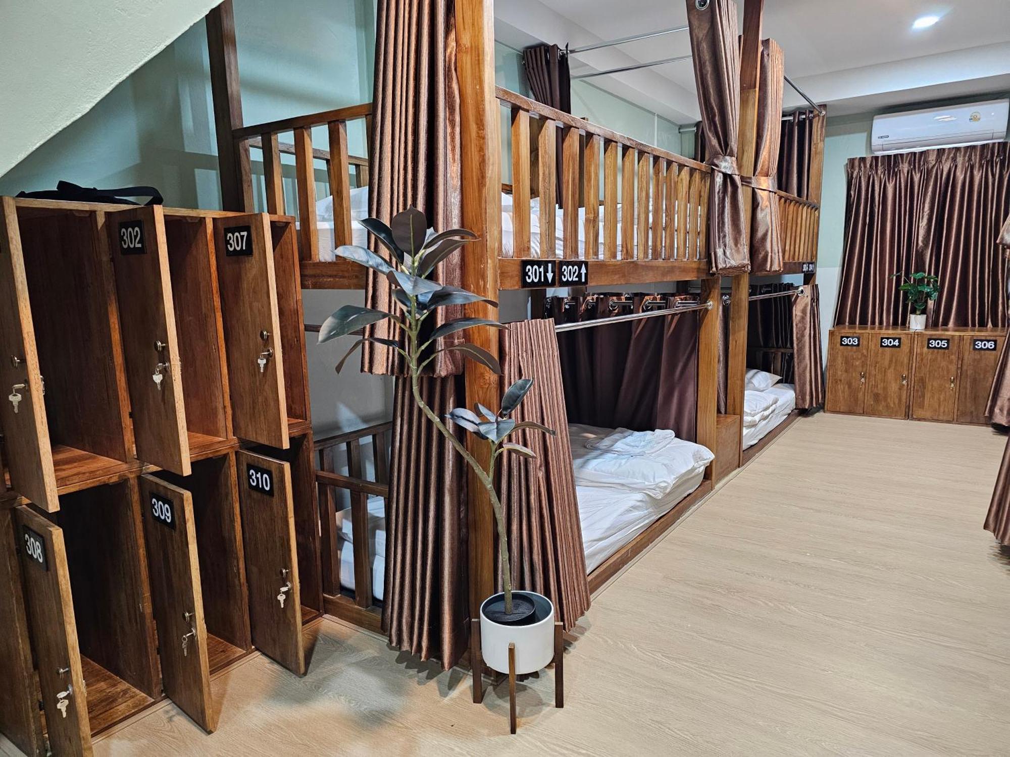 Lub Nai Hostel Patong Rom bilde