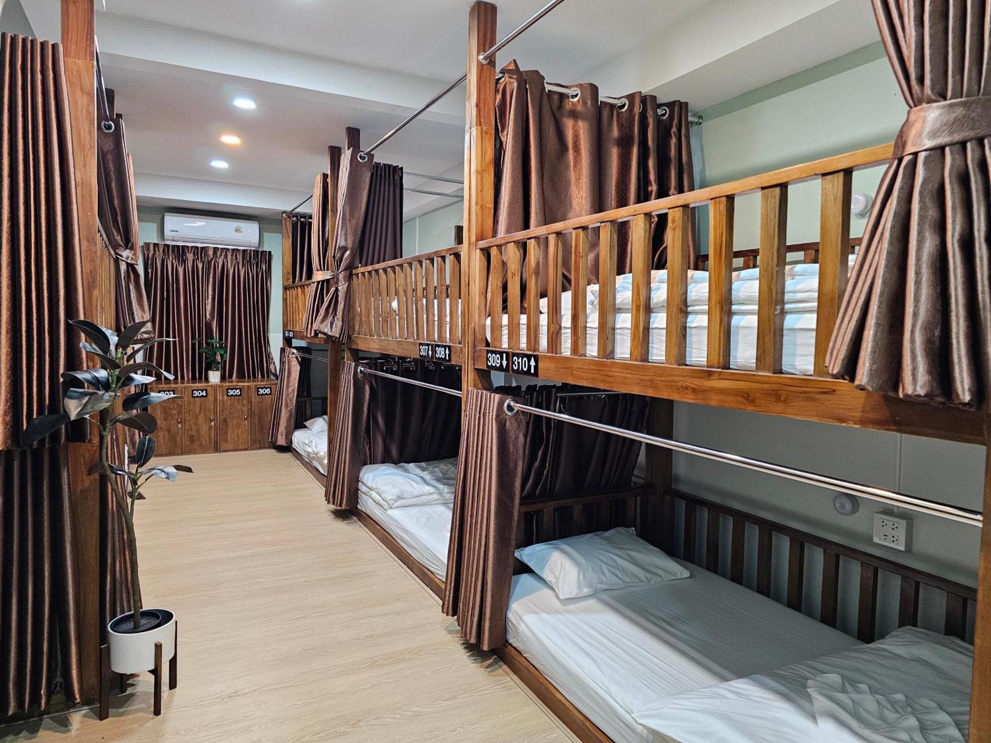 Lub Nai Hostel Patong Rom bilde