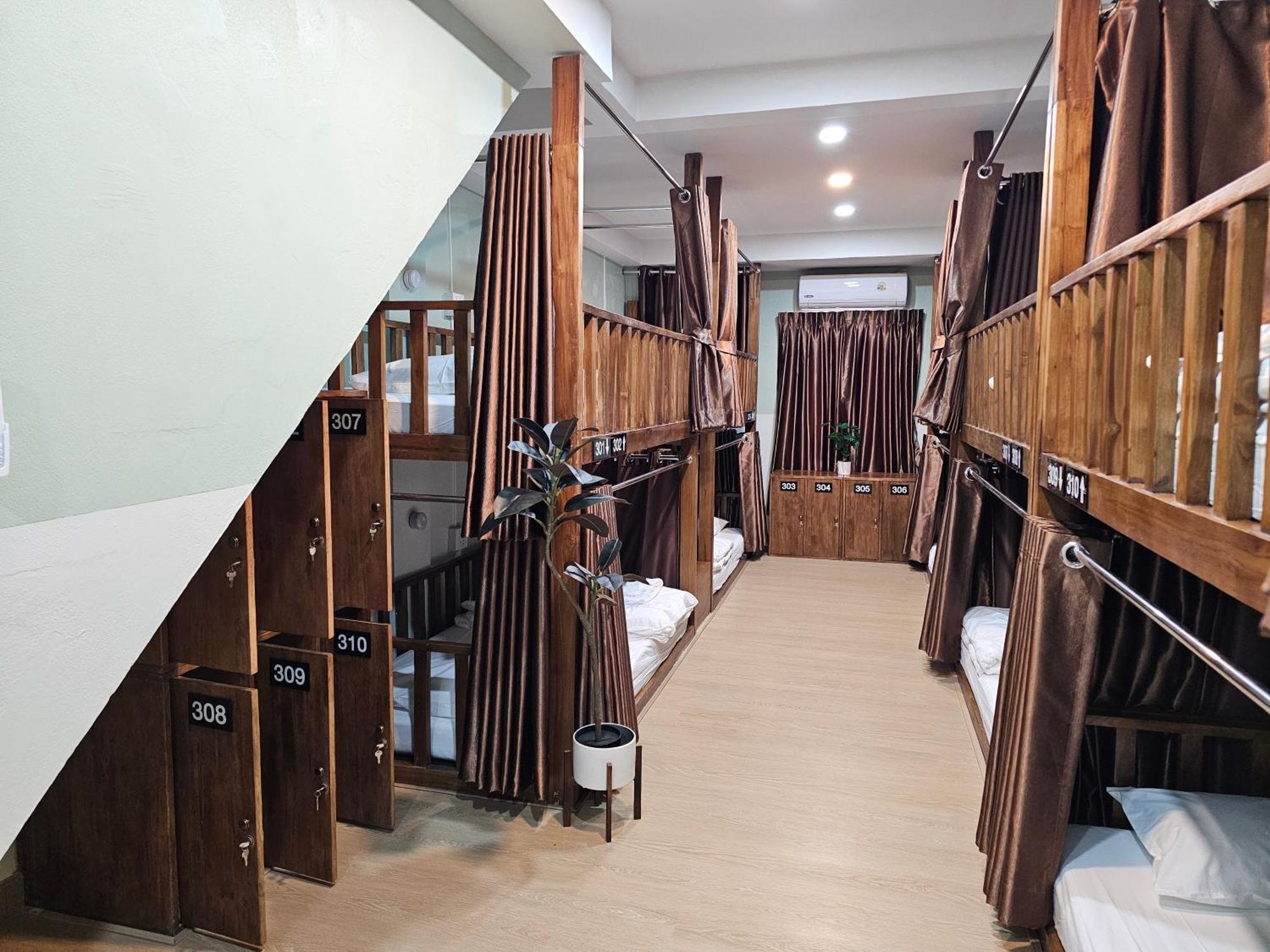 Lub Nai Hostel Patong Rom bilde