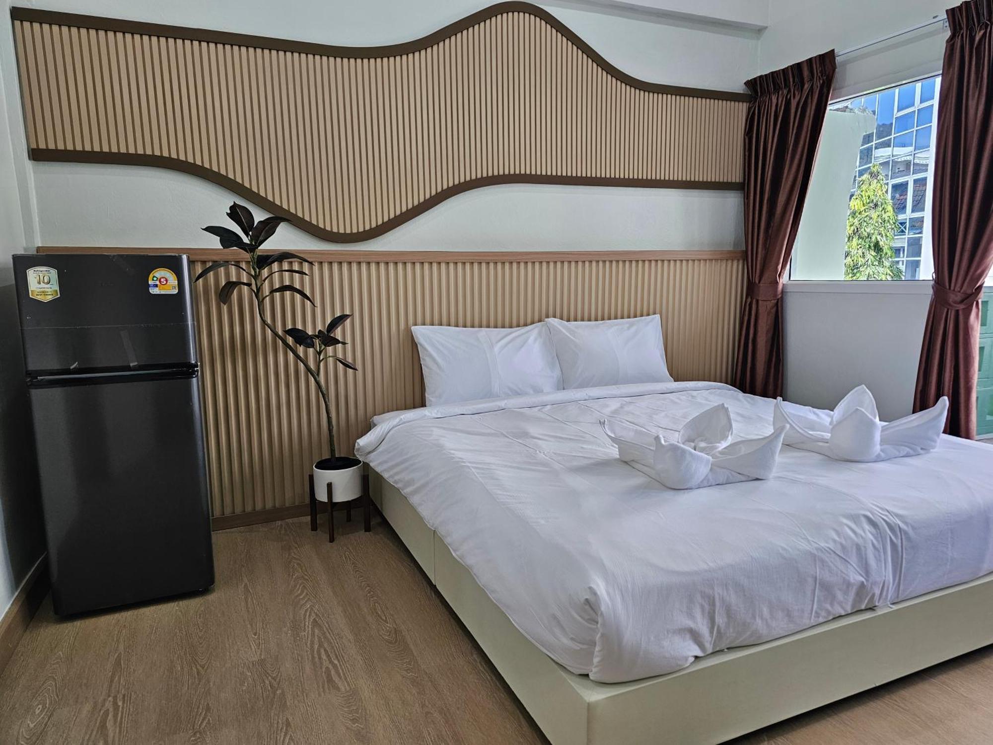 Lub Nai Hostel Patong Eksteriør bilde