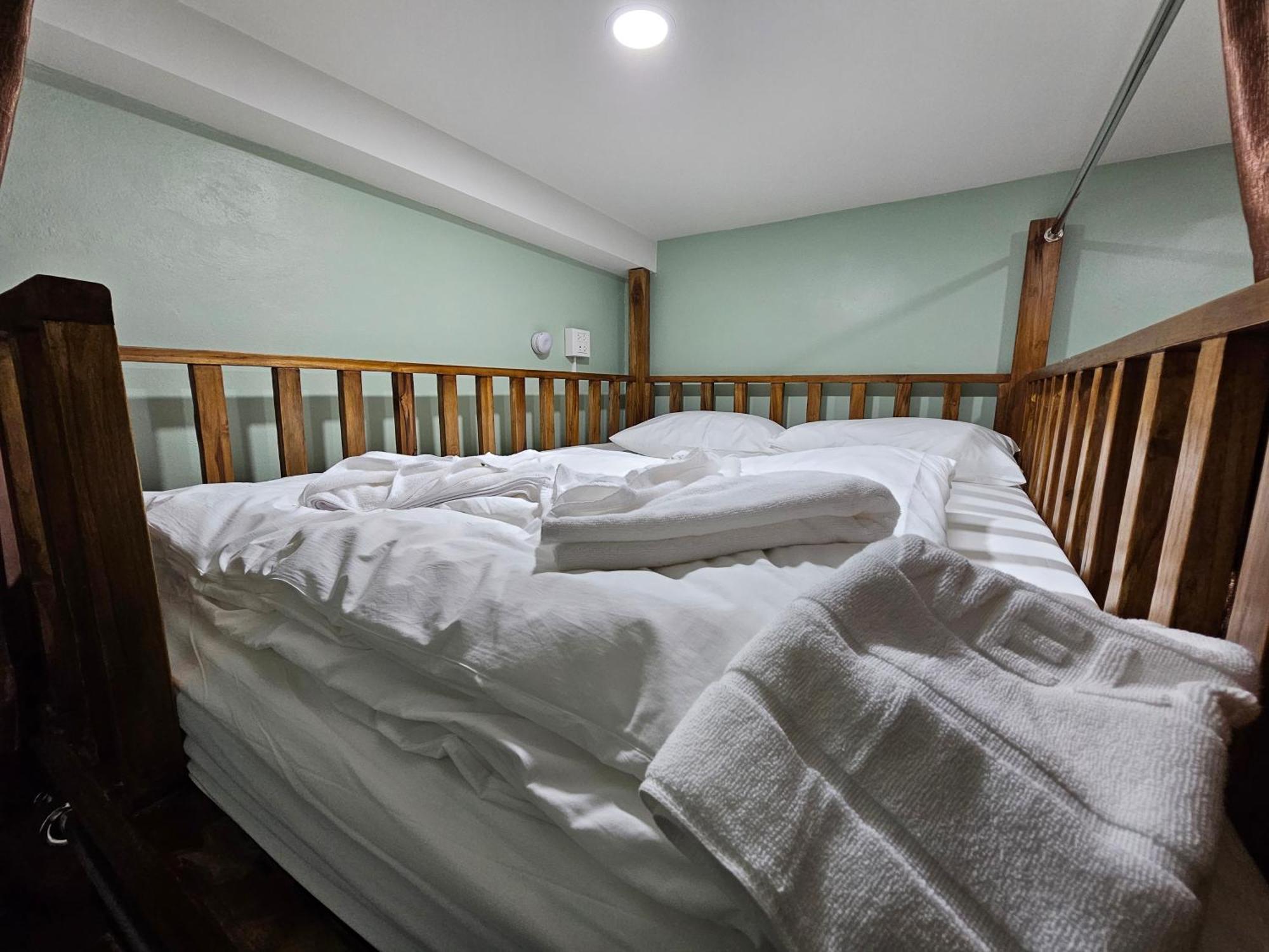 Lub Nai Hostel Patong Eksteriør bilde