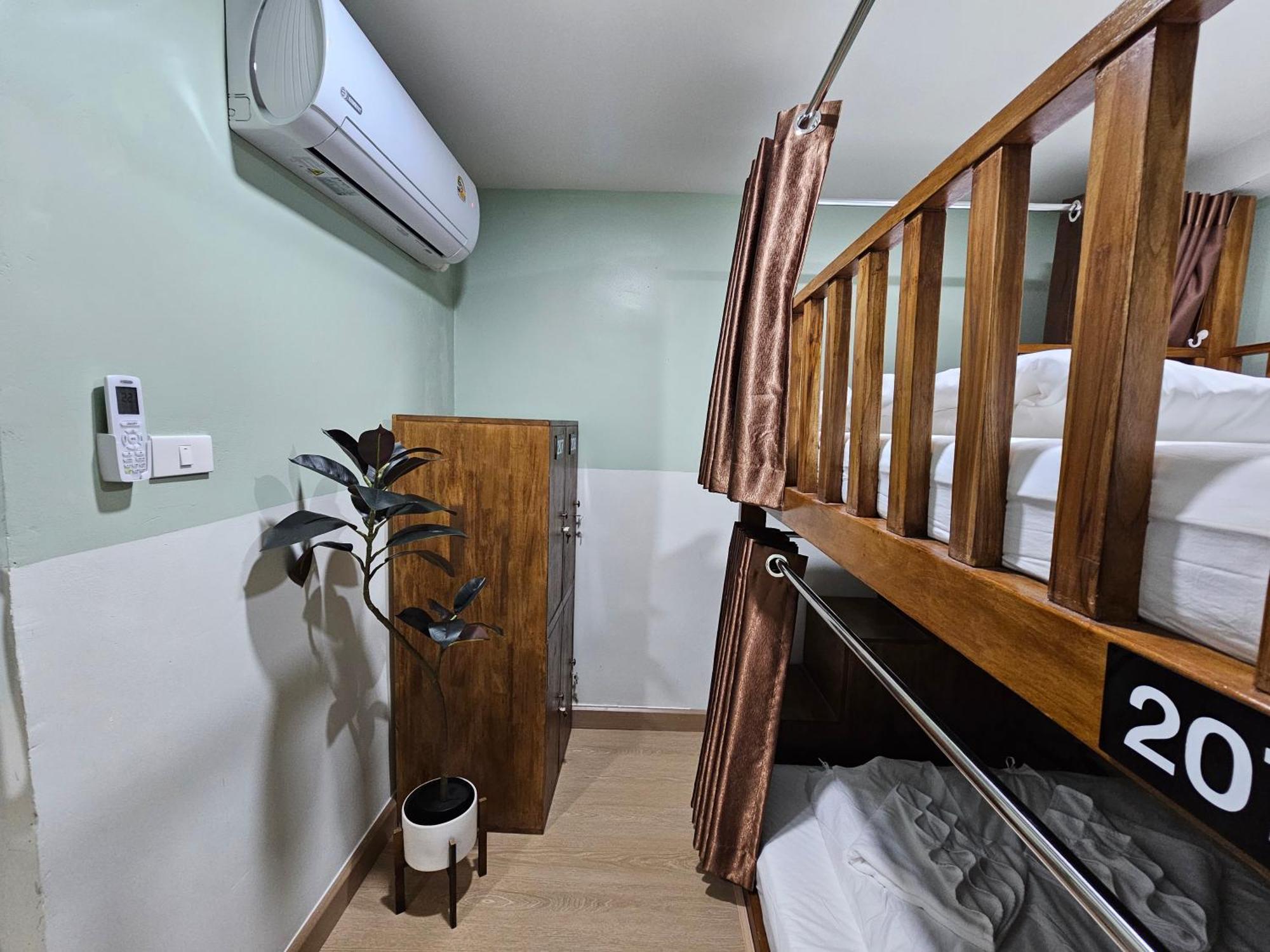 Lub Nai Hostel Patong Eksteriør bilde