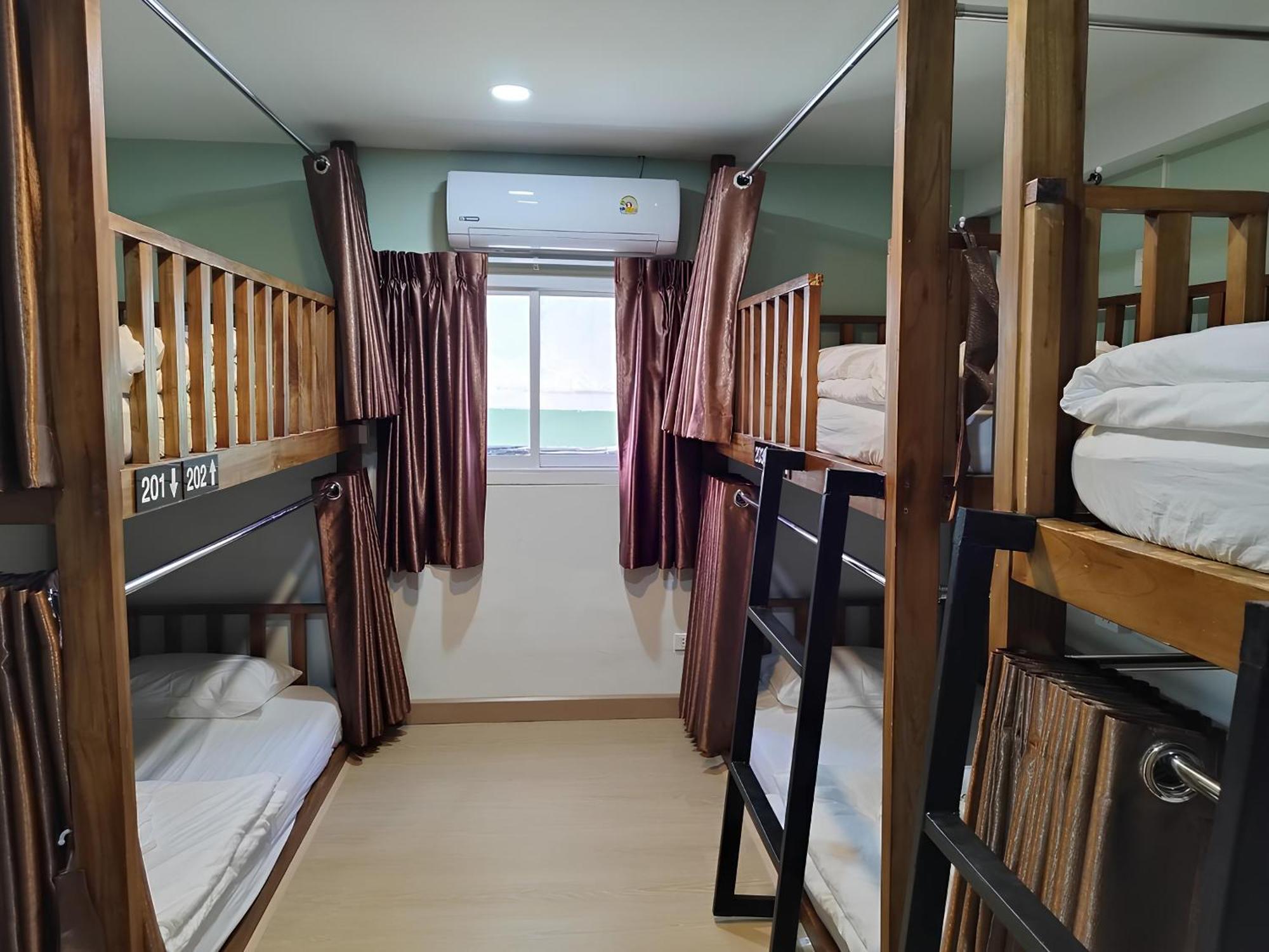 Lub Nai Hostel Patong Eksteriør bilde