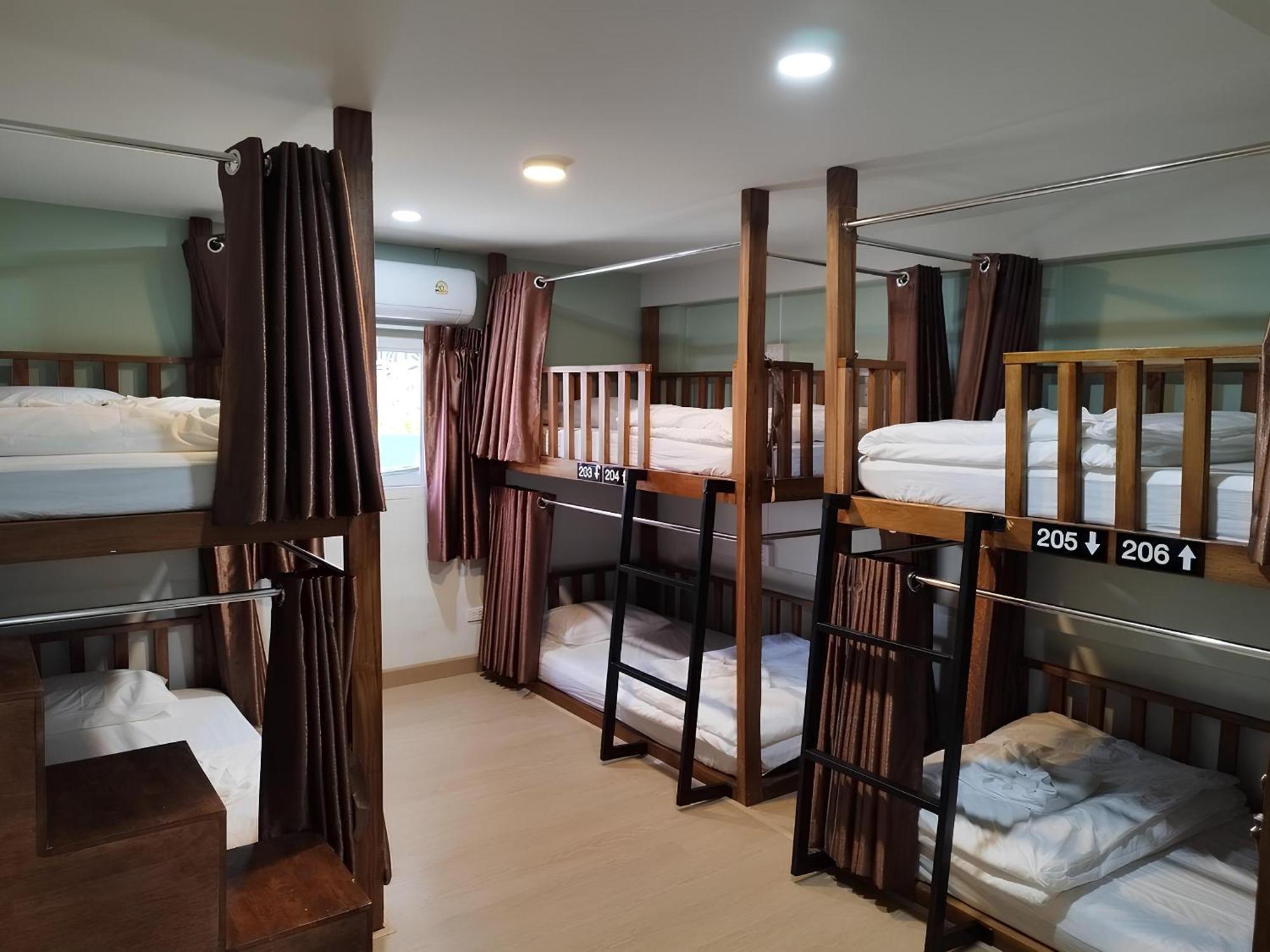 Lub Nai Hostel Patong Eksteriør bilde